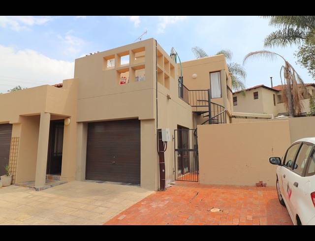 2 BEDROOM TOWNHOUSE FOR SALE IN MAGALIESSIG